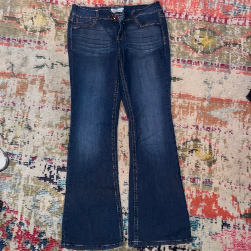L.E.I. Sophia hipster flair size 11 Junior denim jeans